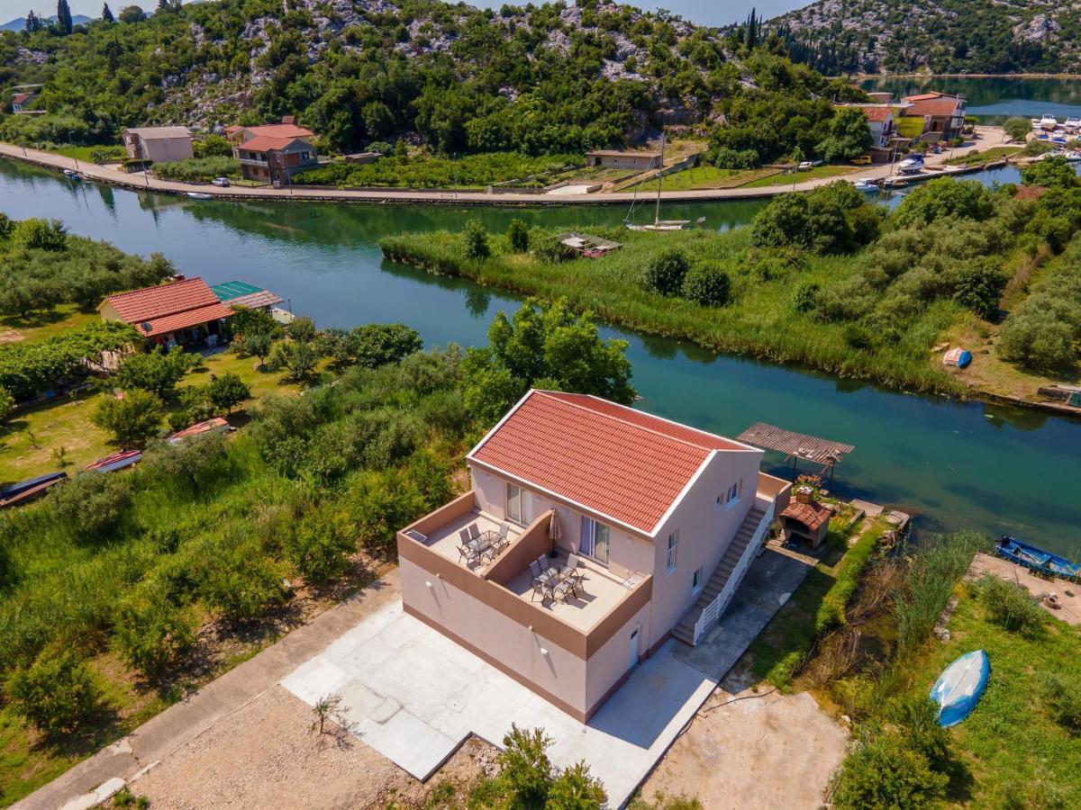 Apartmani Mostina Near River Плоче Екстер'єр фото