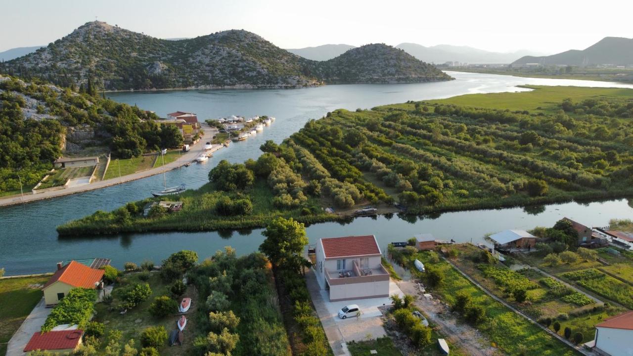 Apartmani Mostina Near River Плоче Екстер'єр фото